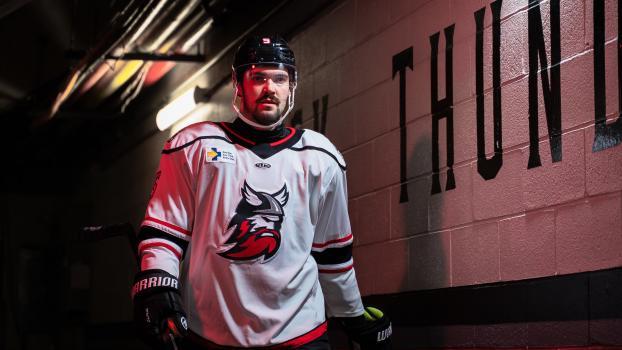 Jackson van de Leest  rührt künftig für den HC Bozen Beton an. © Adirondack Thunder