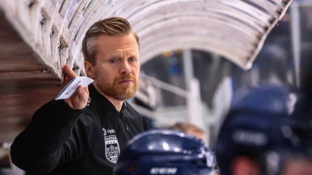 Antti Karhula wurde offiziell als neuer Trainer des HC Bozen vorgestellt. © Attila Soos/AVS