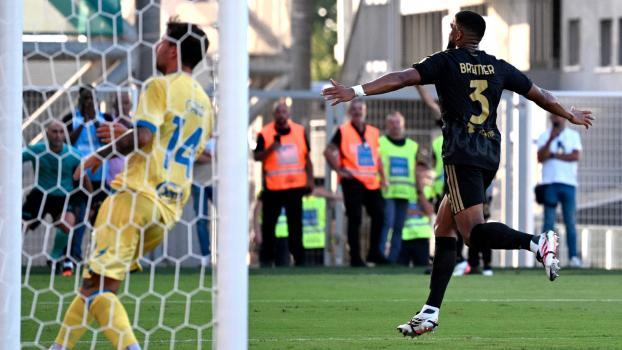 Bremer dreht jubelnd ab: Der Juventus-Verteidiger traf gegen Frosinone zum Sieg. © APA/afp / ANDREAS SOLARO
