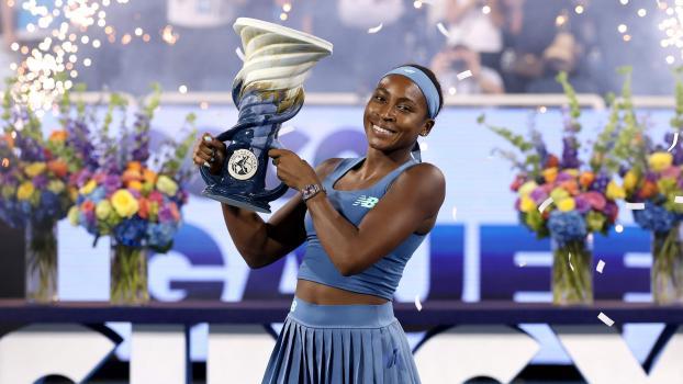 Cincinnati-Siegerin Coco Gauff ist in den USA ein gefeierter Star. © APA / MATTHEW STOCKMAN