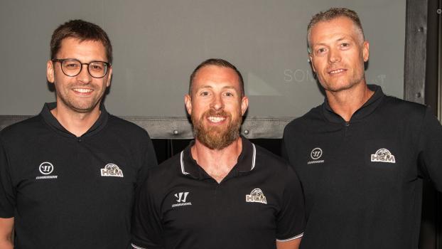 Das HCM-Trainerteam mit Chefcoach Christian Borgatello (in der Mitte). Daneben: Stefan Palla und Alexander Egger (r.).