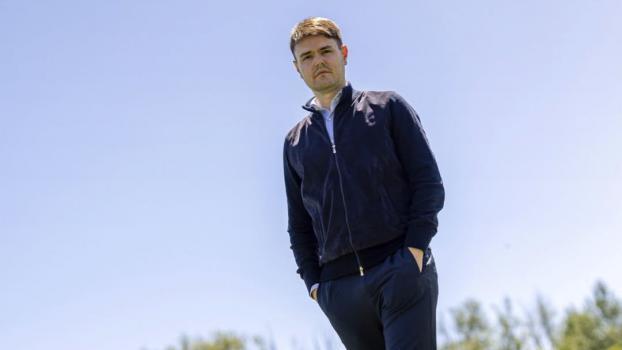 Der neue Hoffnungsträger beim FC Südtirol: Auf Matteo Lovisa lastet großer Druck – aber auch Vorfreude, auf einen neuen, frischen FCS. © FCS (2)