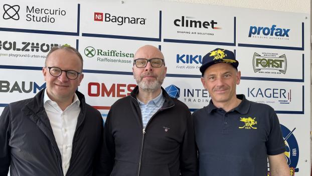 Die Macher des HC Eppan blicken zuversichtlich der kommenden IHL-Saison entgegen: Sportdirektor Alexander Hofer, Trainer Jarno Mensonen und Präsident Manfred Steiner (von links).