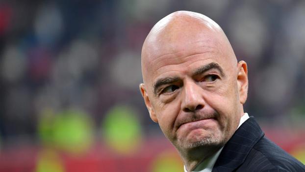 FIFA-Boss Gianni Infantino steht im Kreuzfeuer der Kritik. © APA/afp / GIUSEPPE CACACE