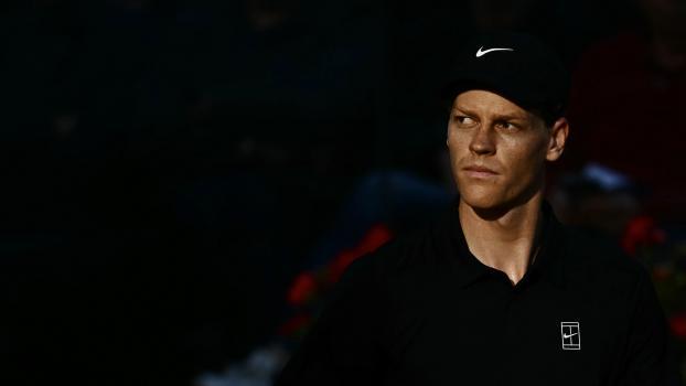 Jannik Sinner muss die US Open auslassen. Wer kann den Superstar in New York ersetzen? © AFP / FILIPPO MONTEFORTE