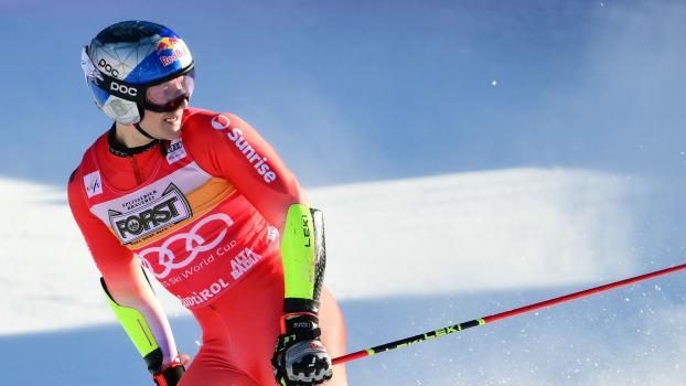 Marco Odermatt muss pausieren. © APA/afp / STEFANO RELLANDINI