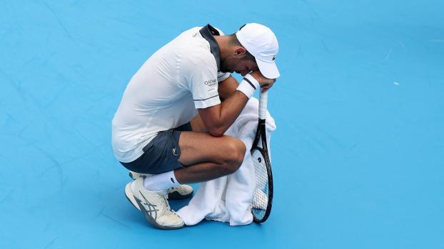 Novak Djokovic musste in Cincinnati früh die Segel streichen. © APA / EMILEE CHINN
