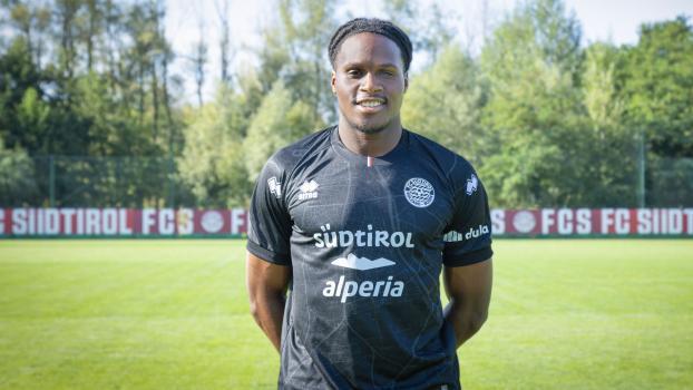 Stürmer Alvin Okoro hat bereits im FCS Center in Rungg trainiert. © FC Südtirol