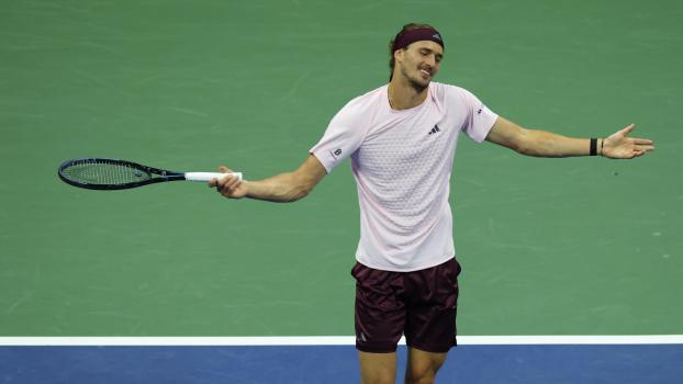 Alexander Zverev ist ins Halbfinale der US Open eingezogen. © ANSA / BRIAN HIRSCHFELD