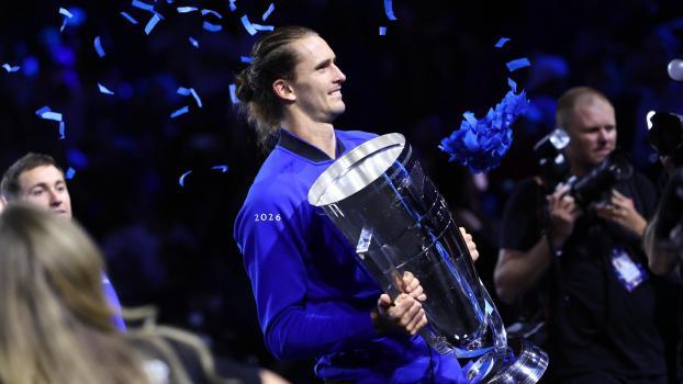 Alexander Zverve heimste den nächsten Pokal an. © ANSA / TOLGA AKMEN