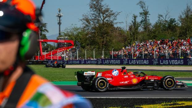 Ferrari hat einen perfekten Start in das Heim-Wochenende in Monza hingelegt. © APA/afp / ANDREJ ISAKOVIC