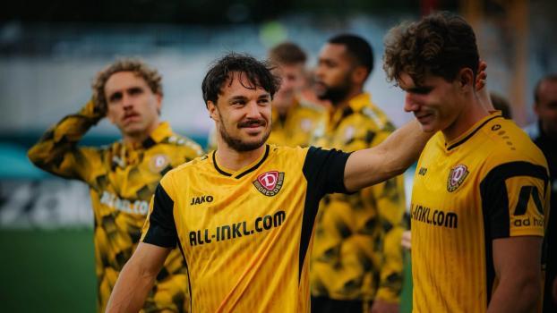 Simon Straudi (links) zeigte bei seinem Startelf-Debüt für Dynamo Dresden auf. © Dynamo Dresden