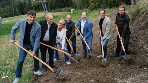 Spatenstich in Igls für die neue Alpinrodelbahn.