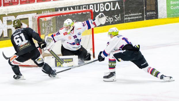An Ritten-Goalie Gianluca Vallini führte am Samstag (fast) kein Weg vorbei. © BK Photo