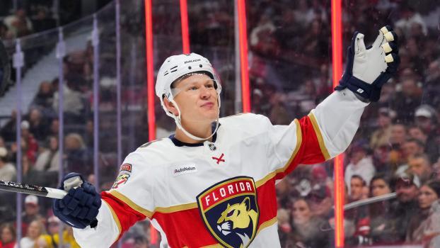 Brady Tkachuk erlebte eine emotionale Rückkehr nach Ottawa. © APA / CHRIS TANOUYE/FREESTYLE PHOTO