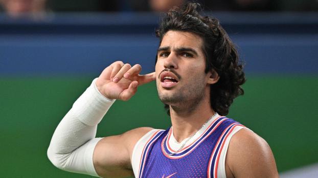 Carlos Alcaraz bekam viel Lob ausgeschüttet. © APA/afp / HECTOR RETAMAL