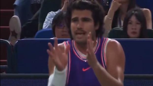 Carlos Alcaraz schimpfte vor sich hin. © Screenshot