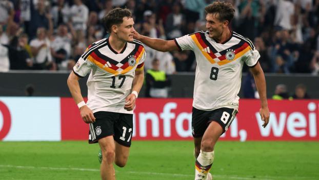 Florian Wirtz (links) und Tom Bischof trafen und überzeugten zugleich. © APA/afp / KARL-JOSEF HILDENBRAND