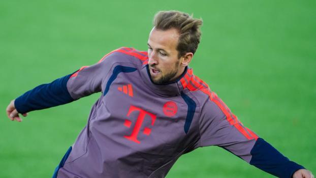 Harry Kane & Co. sind im hohen Norden gefordert. © APA/afp / LISE ASERUD