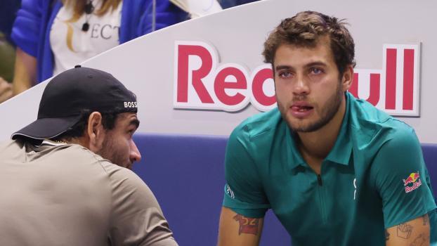 Matteo Berrettini a réconforté son compatriote Flavio Cobolli à Vienne. © Felice Calabrò