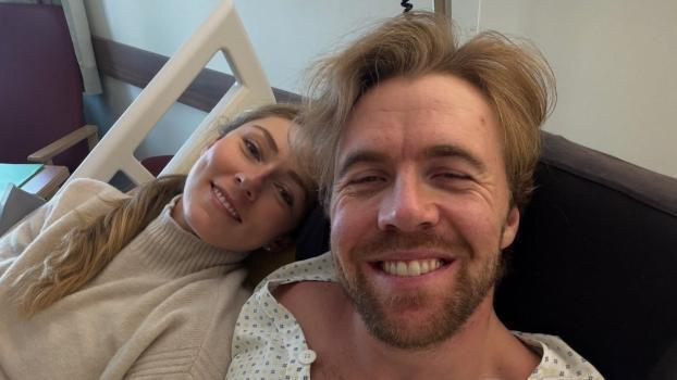 Mikaela Shiffrin steht ihrem Verlobten Aleksander Aamodt Kilde bei. © Instagram
