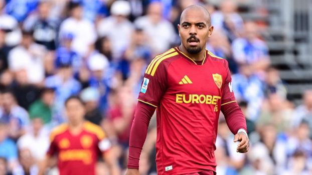 L'attaquant de la Roma Donyell Malen a vu rouge. © APA/afp / PIERO CRUCIATTI