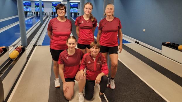 Tirol Mutspitz a vaincu Villnöß lors du match principal. Au deuxième rang, de gauche à droite : Helene Gamper, Sara Waldner et Dora Rinner ; au premier rang, de gauche à droite : Silvia Gaiser et Margot Daldoss. Christine Obrist est absente de la photo. © privé