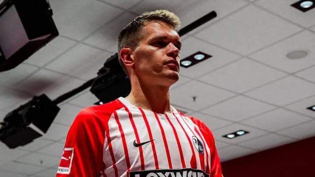 Le champion du monde Matthias Ginter et Fribourg sont en tête du classement. © SC Fribourg