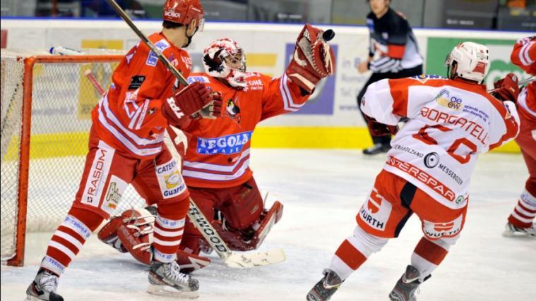 Bozen musste sich Alleghe in der Eiswelle geschlagen geben
Ritten wies Meister Asiago zu Hause in die Schranken
Unglaubliche Aufholjagd der Wölfe in Cortina
Valpellice feierten einen wichtigen Sieg gegen Pontebba