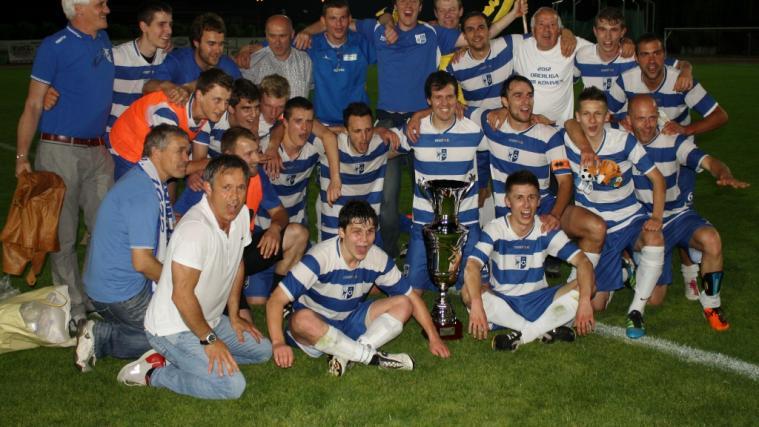 The new regional league champion 2012: St. Martin in Passeier "returnee" Hans Rudi Brugger and captain Artur Tschöll celebrate the title Raphael Ennemoser scored the "golden goal" Stefan Gasser finally won the cup this year