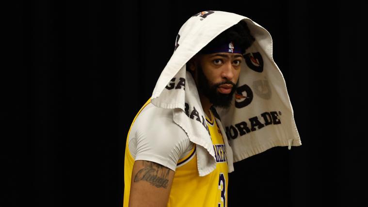 Anthony Davies schleicht nach der Pleite vom Feld. © APA/getty / Christian Petersen