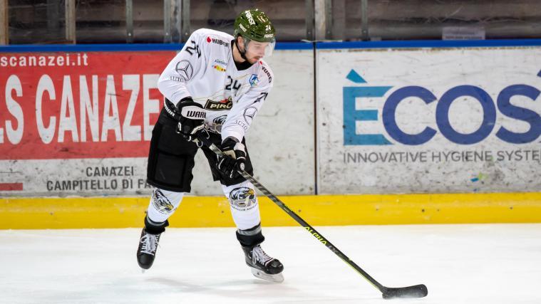 Merans Rückennumer 24 bleibt auch kommende Saison vergeben. © Kevin Baumgartner