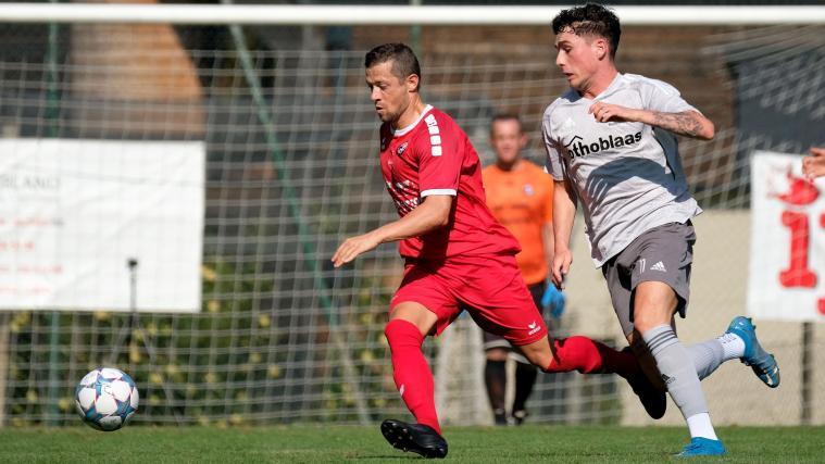 Flinker Verteidiger mit Biss: Klaus Lechner (links) bestreitet am Samstag sein 500. Spiel. © www.runggaldier.it / Dieter Runggaldier