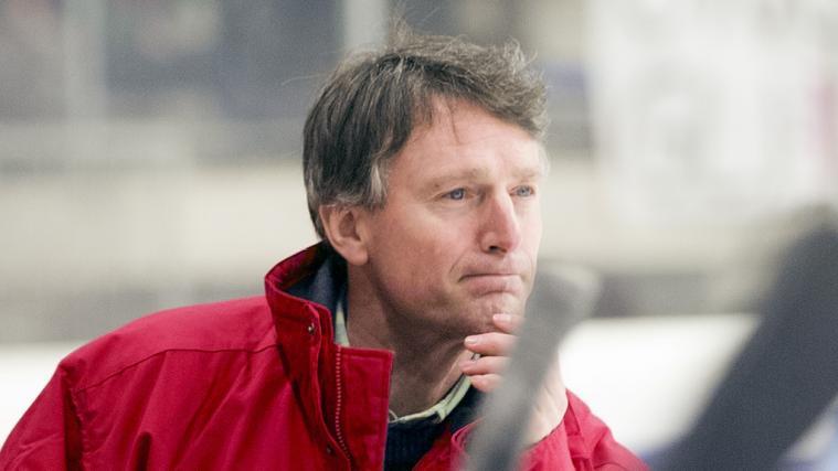 Bernd Haake hat im Eishockey schon viel erlebt. In der Saison 1999/2000 leitete er beispielsweise die Geschicke auf der Bozner Bank.