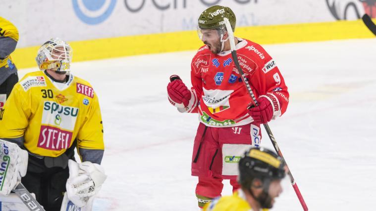 Daniel Mantenuto (rechts) jubelt auch in der kommenden Saison im Dress des HC Bozen. © Leo Holzknecht / Vanna Antonello