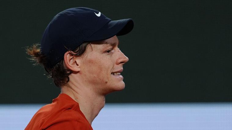 Jannik Sinner spielt am Freitag um den Achtelfinaleinzug. © APA/afp / DIMITAR DILKOFF