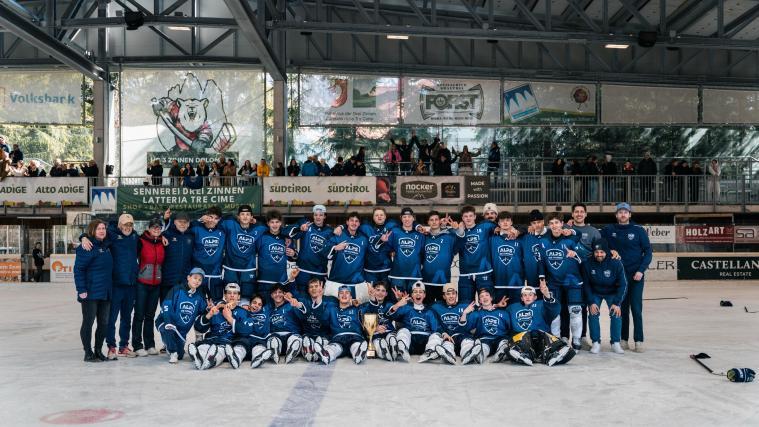 Die Alps Ice Academy sicherte sich in Toblach den internationalen Elite Cup für U16-Mannschaften.