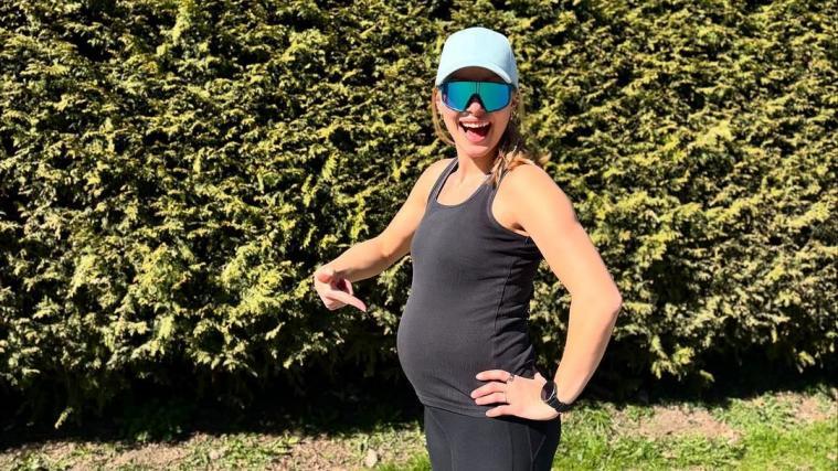 Eine ehemalige Star-Skifahrerin wird erstmals Mama.