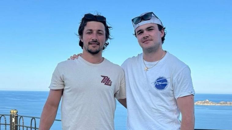 Großer und kleiner Bruder: Die beiden Eishockeycracks Michael (links) und Tommy Purdeller.