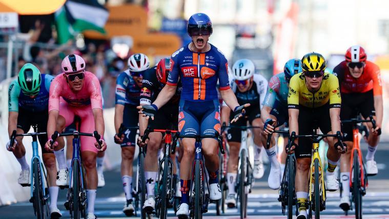 Casper Van Uden jubelte in Lecce. © APA/afp / LUCA BETTINI