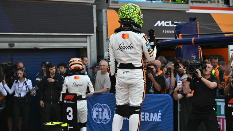 Lando Norris celebrates in Monaco. © APA/afp / ANDREJ ISAKOVIC