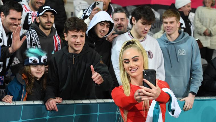 Alisha Lehmann ist auf Social Media ein Star. © AFP / SANKA VIDANAGAMA