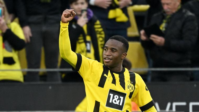 Bei den BVB-Profis konnte sich Youssoufa Moukoko auf Dauer nicht durchsetzen. © APA/afp / INA FASSBENDER