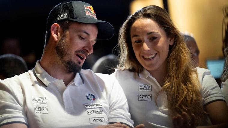 Dominik Paris und Sofia Goggia freuen sich über eine Preisgelderhöhung. © APA/afp / MARCO BERTORELLO