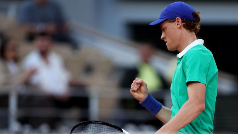 Jannik Sinner spielt wie aus einem Guss. © APA/afp / ALAIN JOCARD