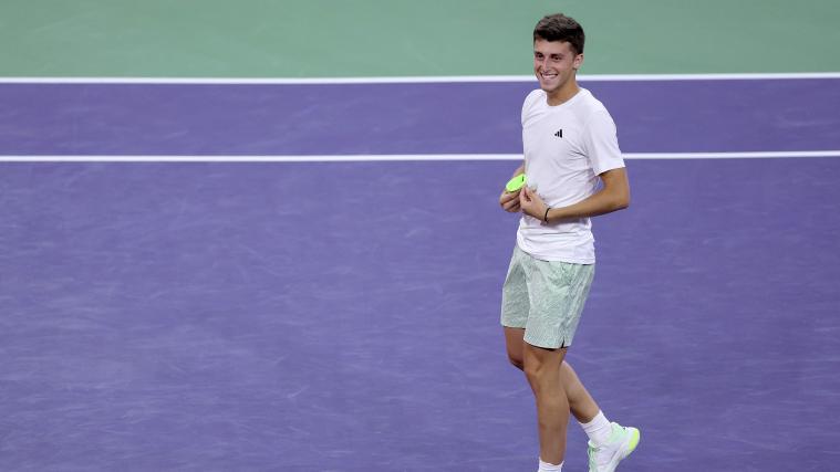 Luca Nardi spielt am Dienstag erstmals gegen Jannik Sinner. © APA / MATTHEW STOCKMAN