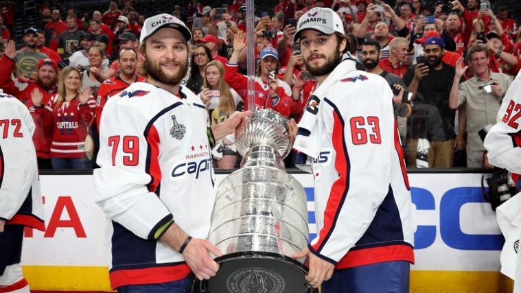 Shane Gersich (r./mit Teamkollege Nathan Walker) hat schon den Stanley Cup gewonnen.