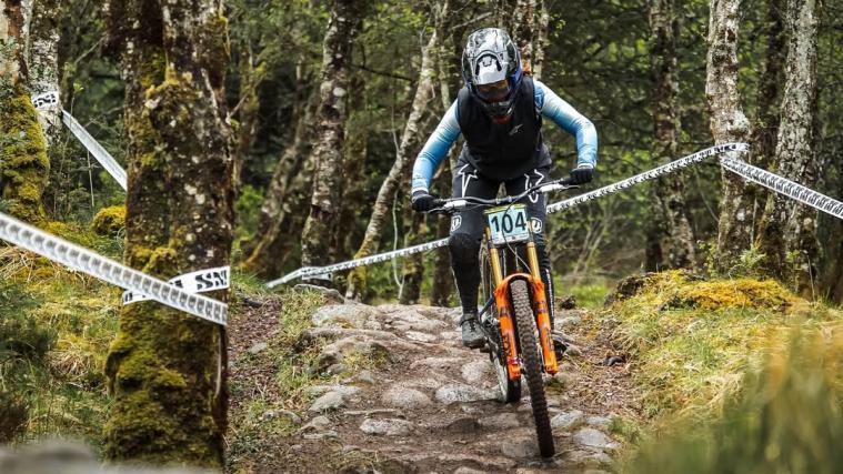 Veronika Widmann verpasste beim Heimweltcup knapp die besten Zehn. © Tobias Unterhofer / ixsdownhillcup/Instagram