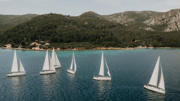 Vor herrlicher Kulisse sind 160 Südtiroler Segler bei der Foppa Sailing Week angetreten.