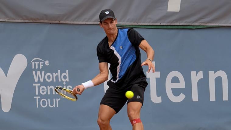 Alexander Weis ist eine Runde weiter. © pm